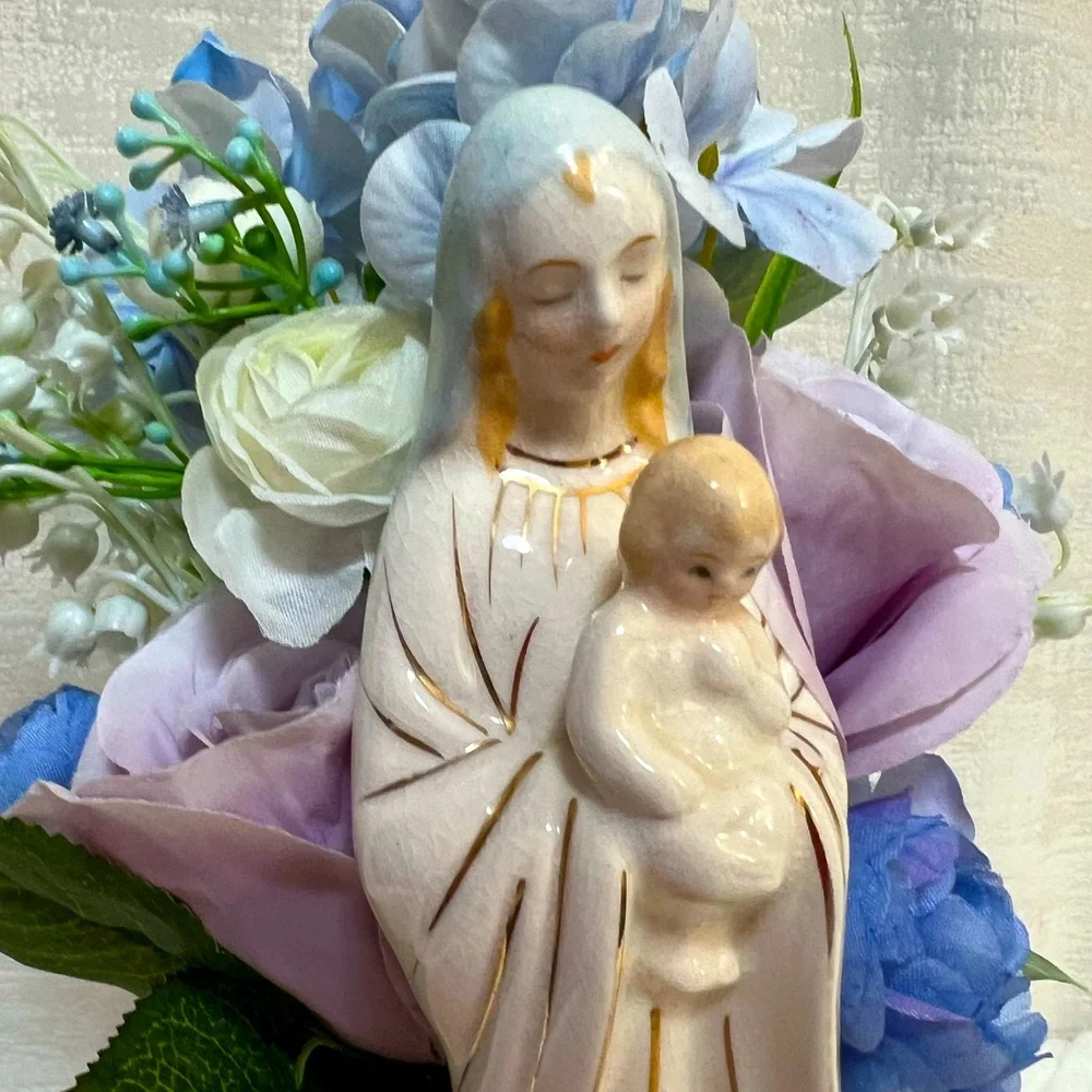 11” x 7” beautiful mother